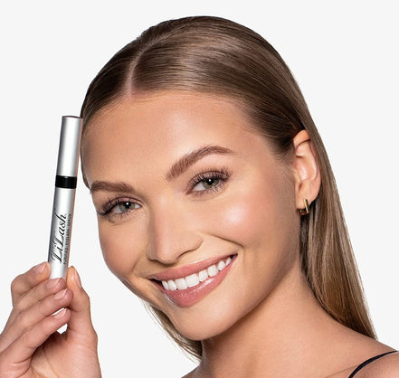 LiLash Purified Eyelash Serum packaging highlighting lash strengthening and conditioning benefits
